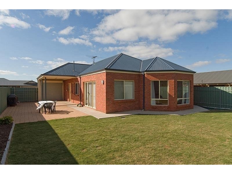 27 Strathmont Drive, Strathalbyn SA 5255