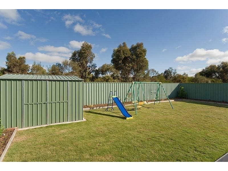 27 Strathmont Drive, Strathalbyn SA 5255