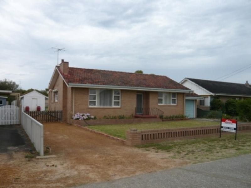 81 PEEL TERRACE, Busselton WA 6280