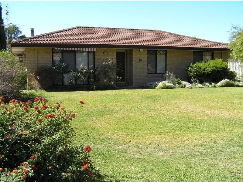 18 Armitage Drive, Busselton WA 6280