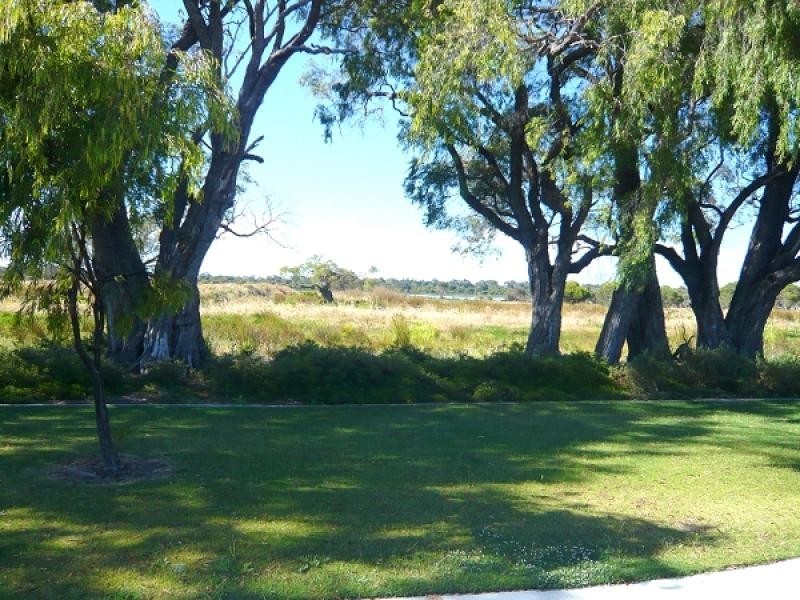 81 Broadwater Boulevard, Broadwater WA 6280