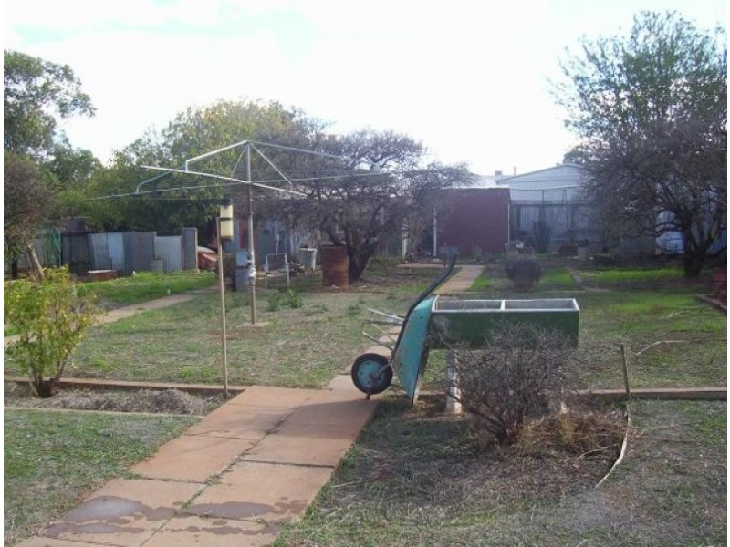 10 High  Street, Gladstone SA 5473