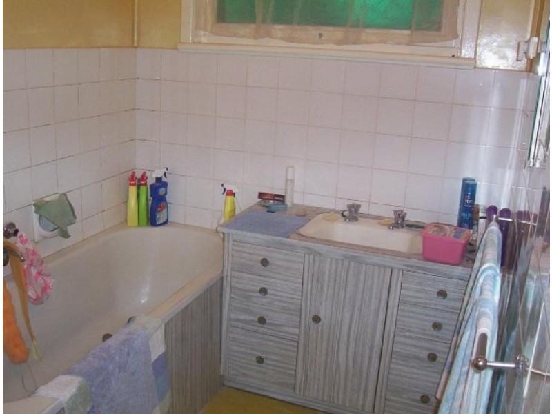 10 High  Street, Gladstone SA 5473