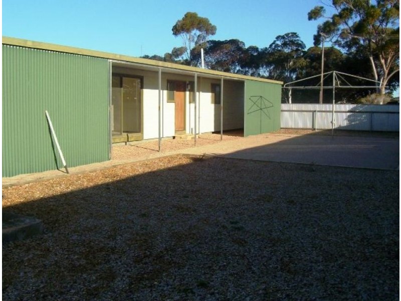 9 Frith Road, Crystal Brook SA 5523