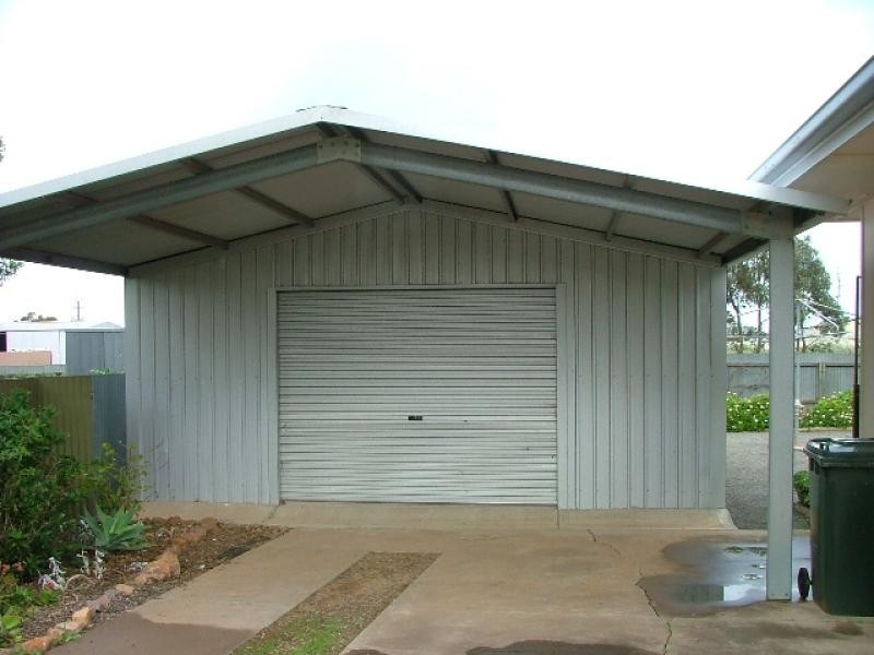 10 Flinders Street, Crystal Brook SA 5523