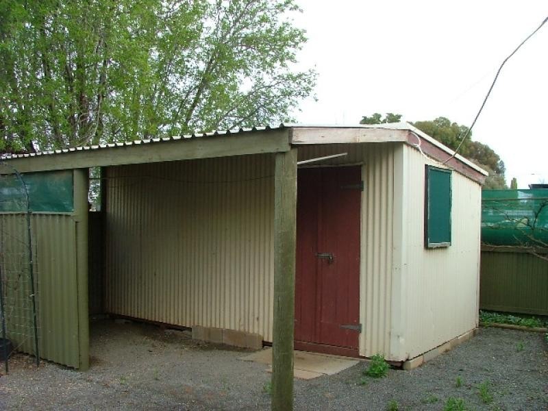 10 Flinders Street, Crystal Brook SA 5523