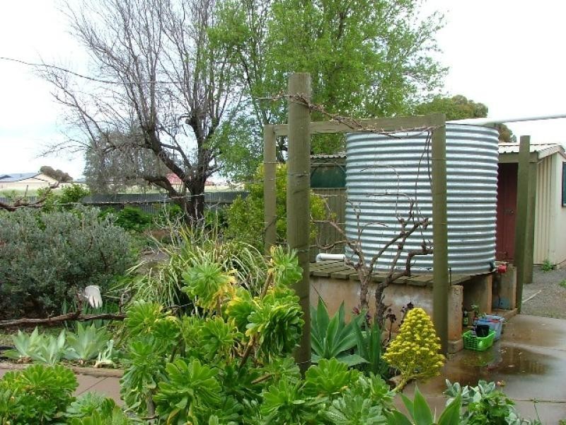 10 Flinders Street, Crystal Brook SA 5523