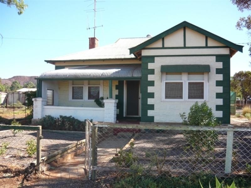 272 Earle Street, Iron Knob SA 5601