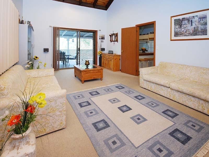 3 Cashs Road, Cashmere QLD 4500