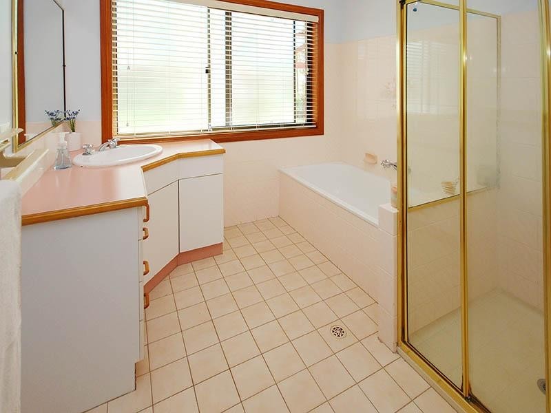 3 Cashs Road, Cashmere QLD 4500