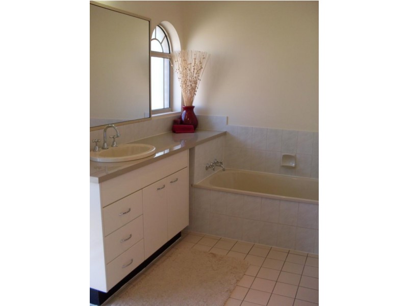 5 Champions Court, Albany Creek QLD 4035