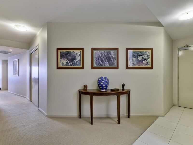 Unit 805/89 Landsborough Avenue, Scarborough QLD 4020