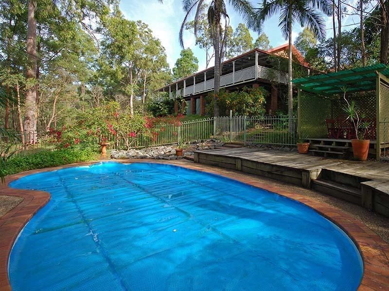 3 Cashs Road, Cashmere QLD 4500