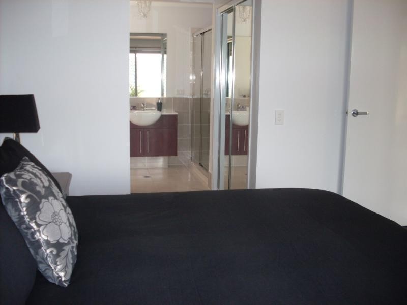 8 Centre Street, Aspley QLD 4034