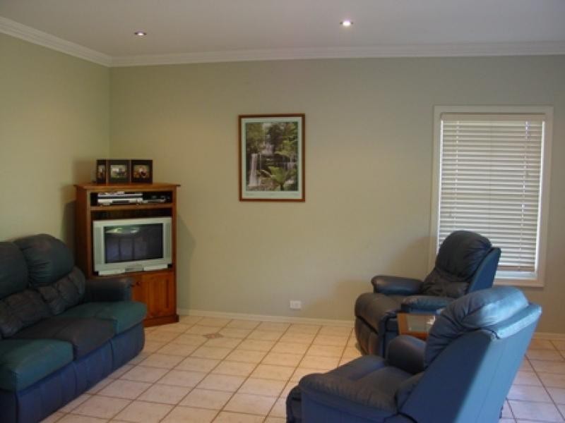37 Hubbard Street, Wavell Heights QLD 4012