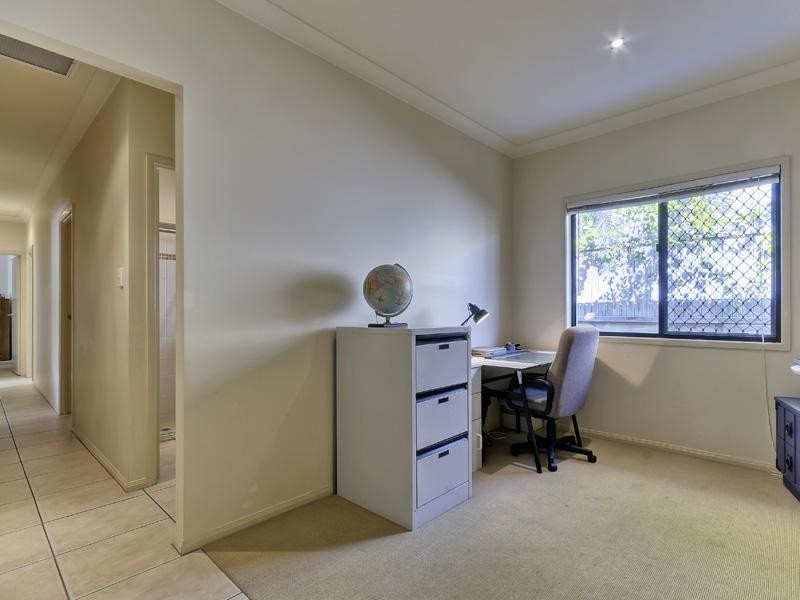 6 Homevale Close, North Lakes QLD 4509