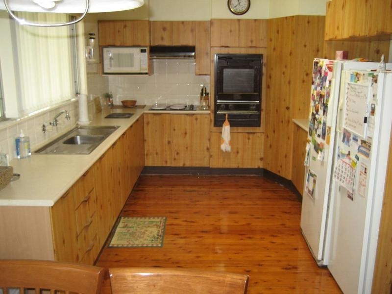 35 Boronia Ave, Woy Woy NSW 2256