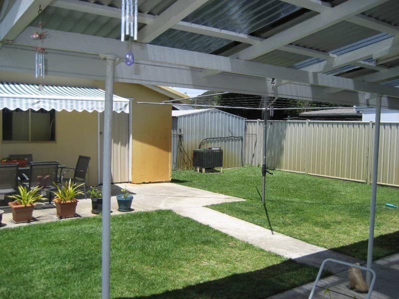 35 Boronia Ave, Woy Woy NSW 2256