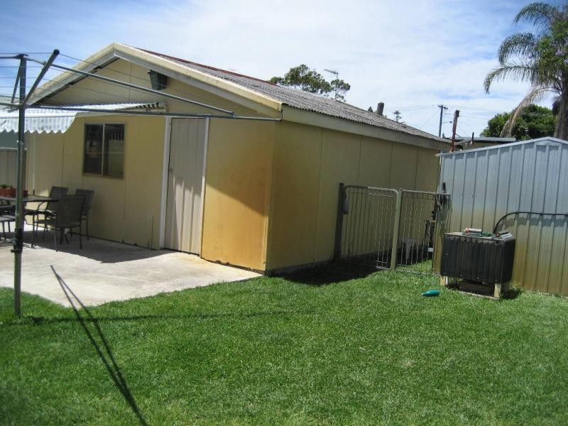 35 Boronia Ave, Woy Woy NSW 2256