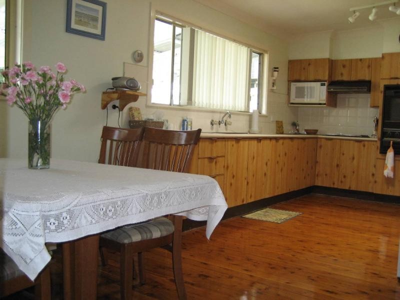 35 Boronia Ave, Woy Woy NSW 2256