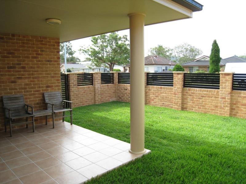 2/26 Farnell Road, Woy Woy NSW 2256