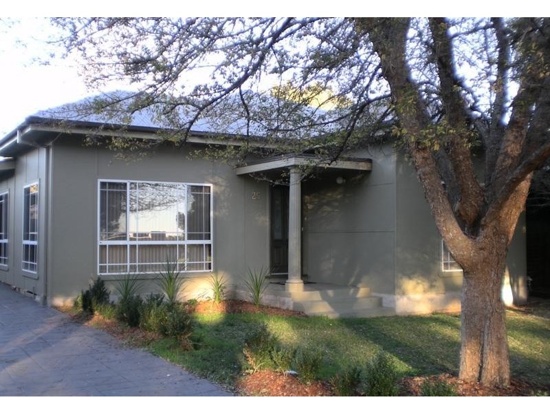 25 GROONGAL AVENUE, Griffith NSW 2680