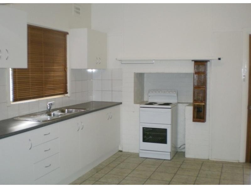 27 Griffin Avenue, Griffith NSW 2680