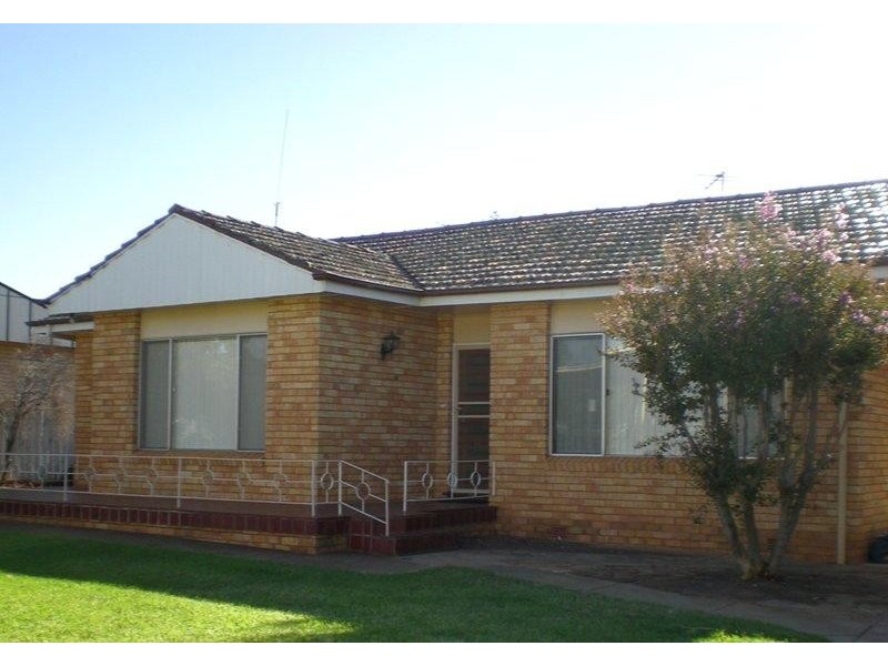 7 Hickey Crescent, Griffith NSW 2680