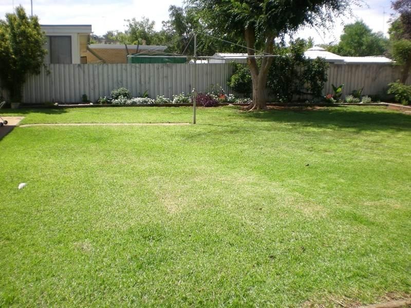 7 Hickey Crescent, Griffith NSW 2680