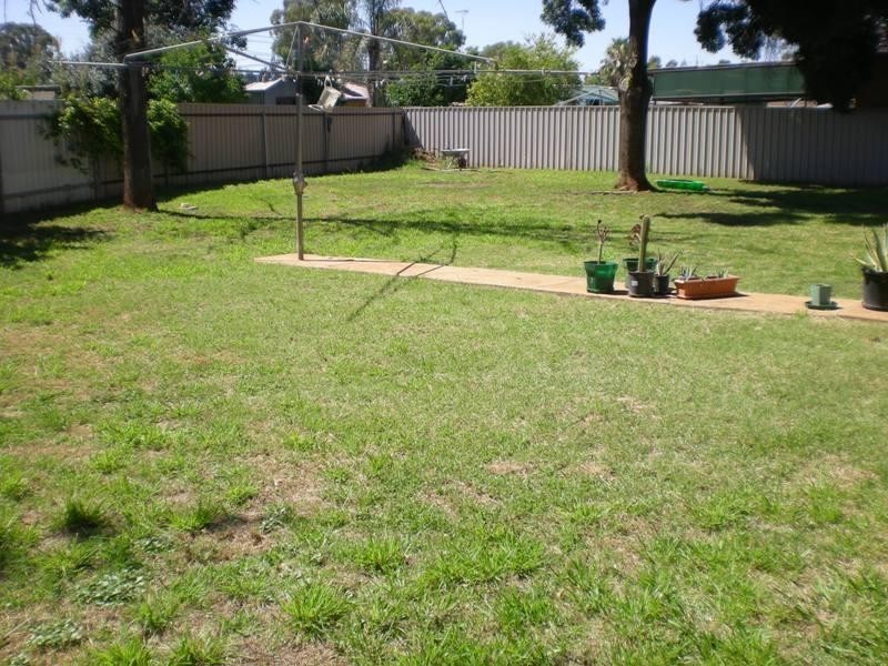 9 Cregan Place, Griffith NSW 2680