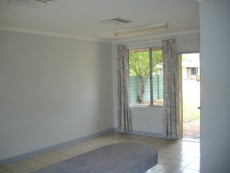 4 Kraegen Street, Alice Springs NT 0870