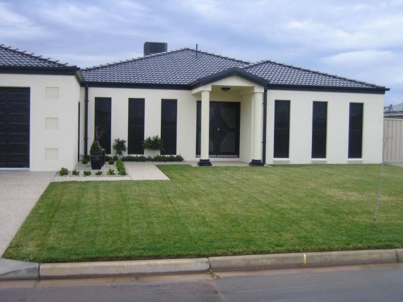 54 KATHRYN CRESCENT, Yarrawonga VIC 3730