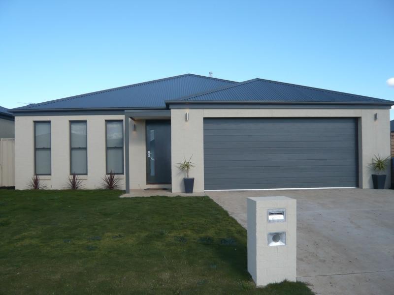17 WONGA PLACE, Yarrawonga VIC 3730