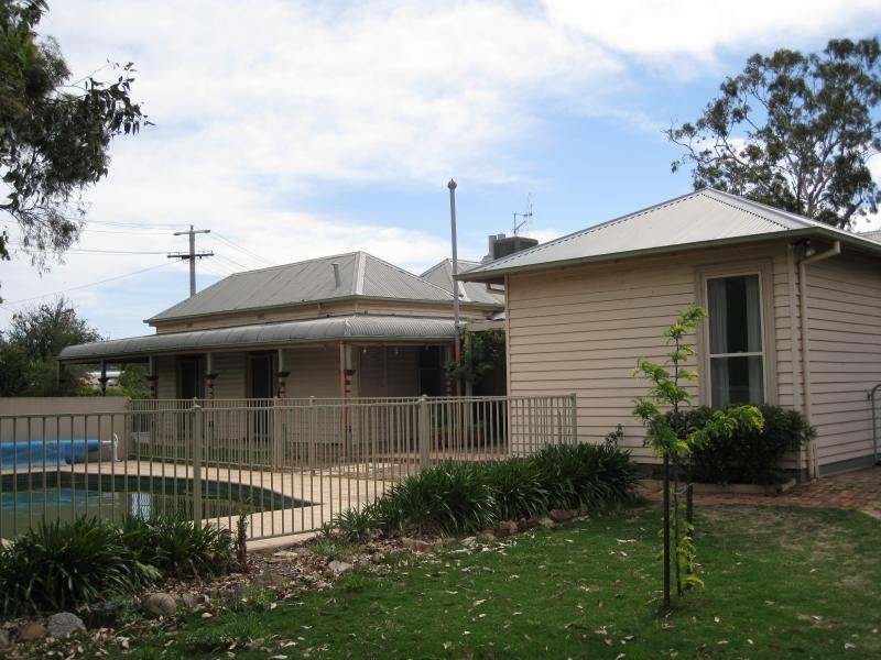 9 Irvine Parade, Yarrawonga VIC 3730