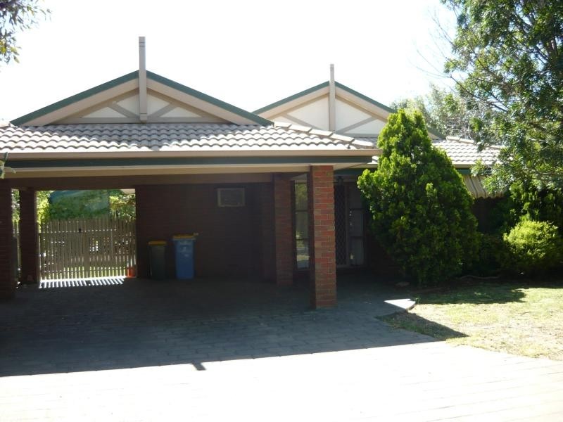 8 Karli Gardens, Yarrawonga VIC 3730