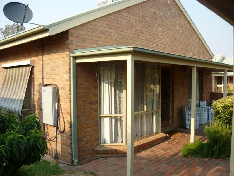2/11 Tom Street, Yarrawonga VIC 3730