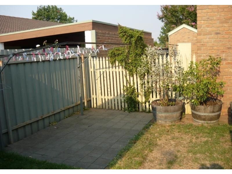 2/11 Tom Street, Yarrawonga VIC 3730