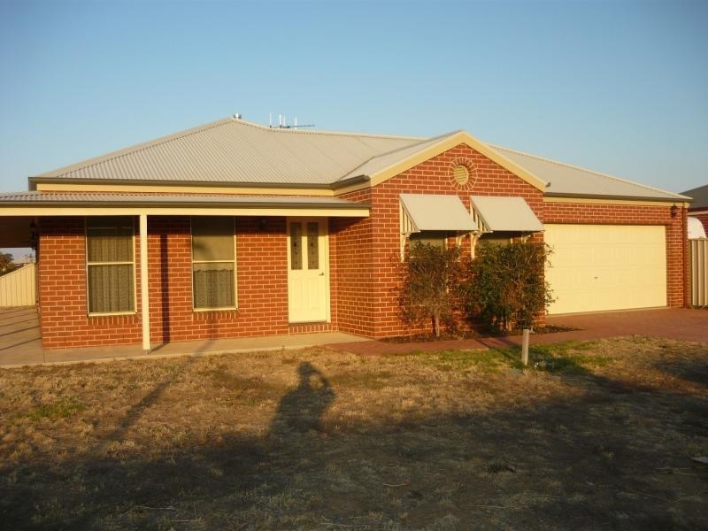 1 MITCHELL DRIVE, Yarrawonga VIC 3730