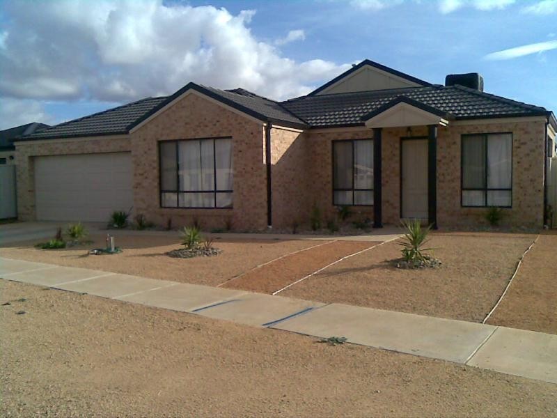 11 La Bamba Drive, Yarrawonga VIC 3730