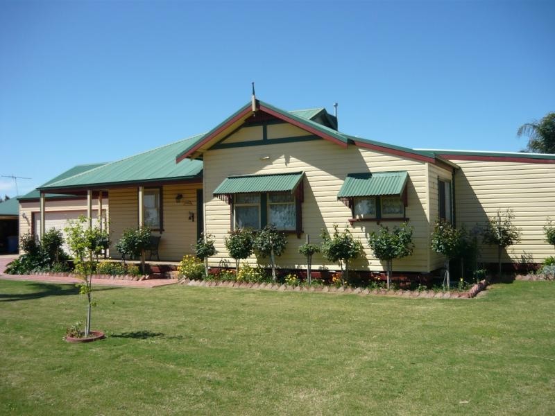 12 Hogans Road, Yarrawonga VIC 3730