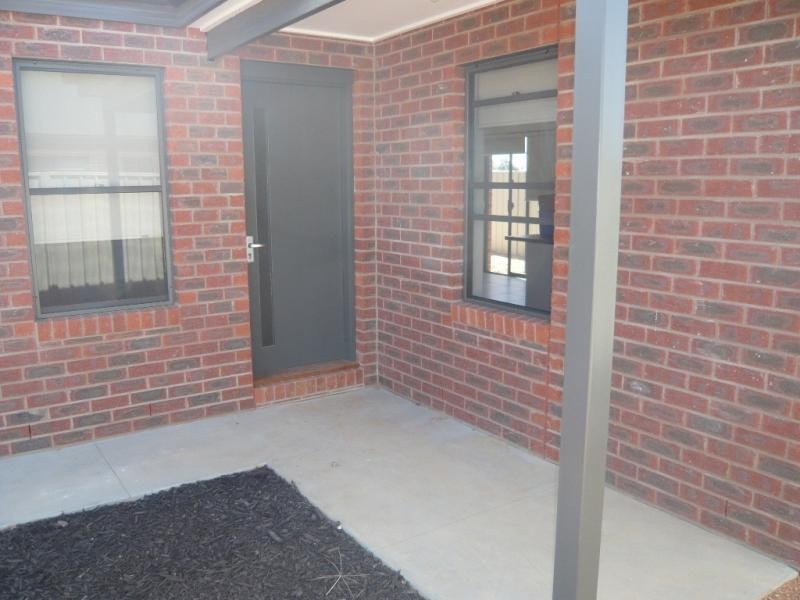 Unit 2/31 Lakeview Circuit, Yarrawonga VIC 3730