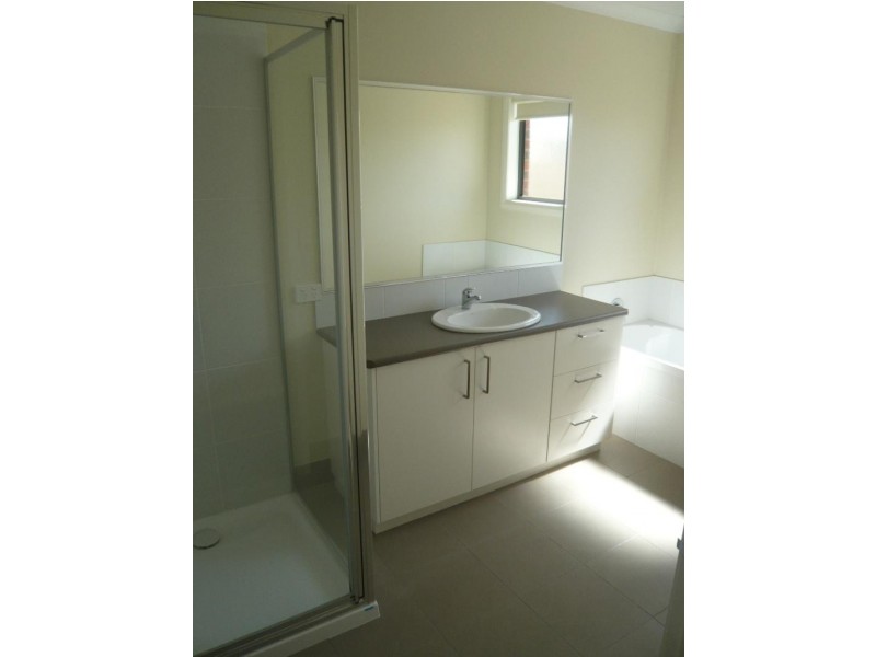 Unit 2/31 Lakeview Circuit, Yarrawonga VIC 3730