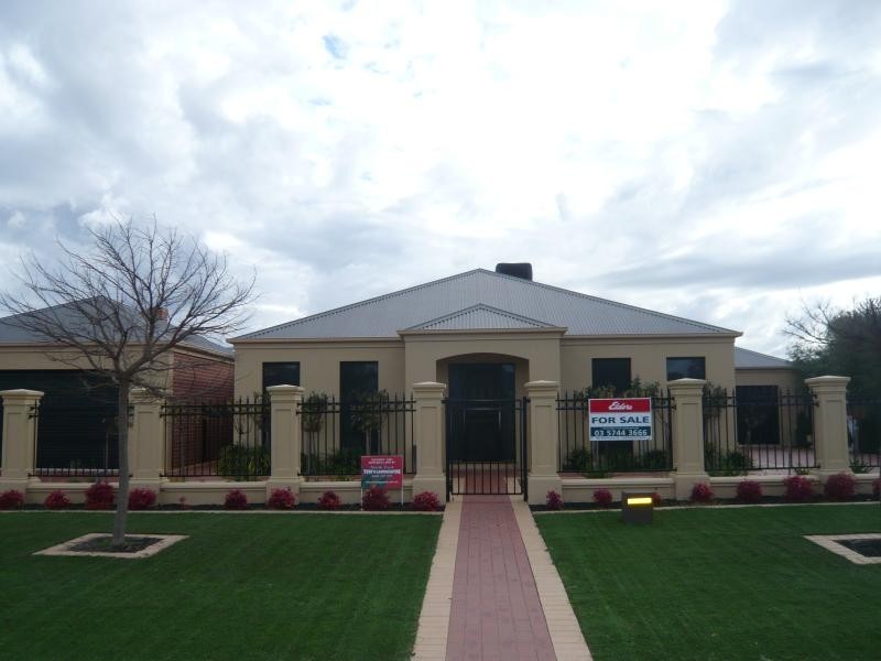 28 Madden Dr, Yarrawonga VIC 3730