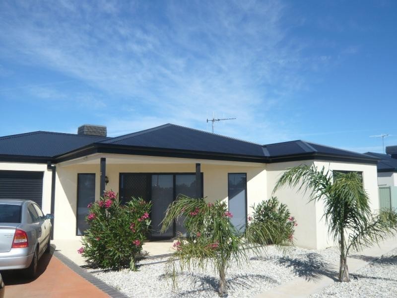 3/2 Benella Rd, Yarrawonga VIC 3730