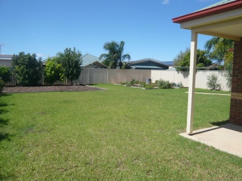 30 Kathryn Cres, Yarrawonga VIC 3730