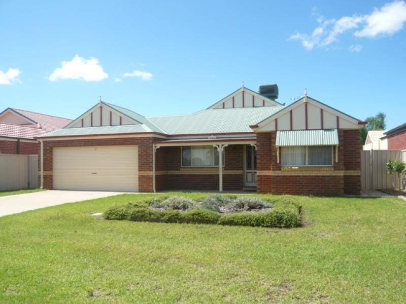 30 Kathryn Cres, Yarrawonga VIC 3730