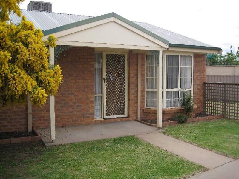 Unit 2/2 Leslie Mews, Yarrawonga VIC 3730