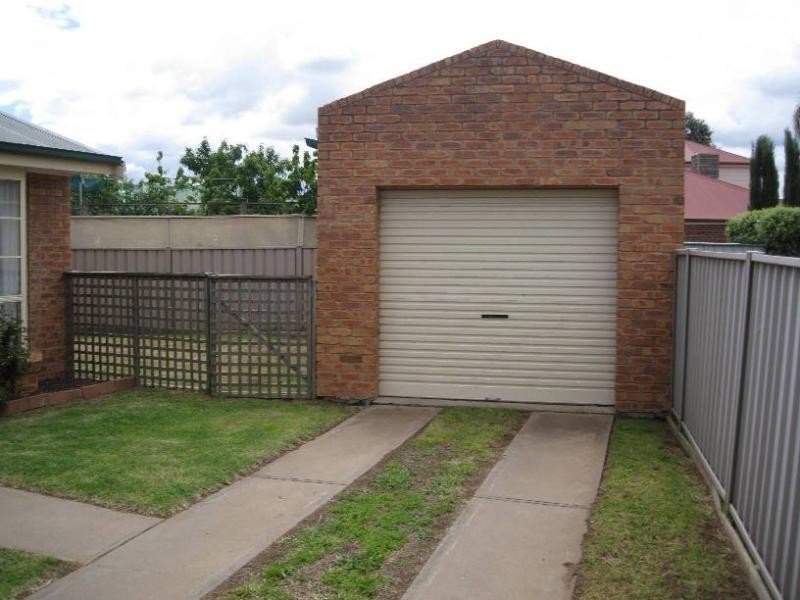 Unit 2/2 Leslie Mews, Yarrawonga VIC 3730
