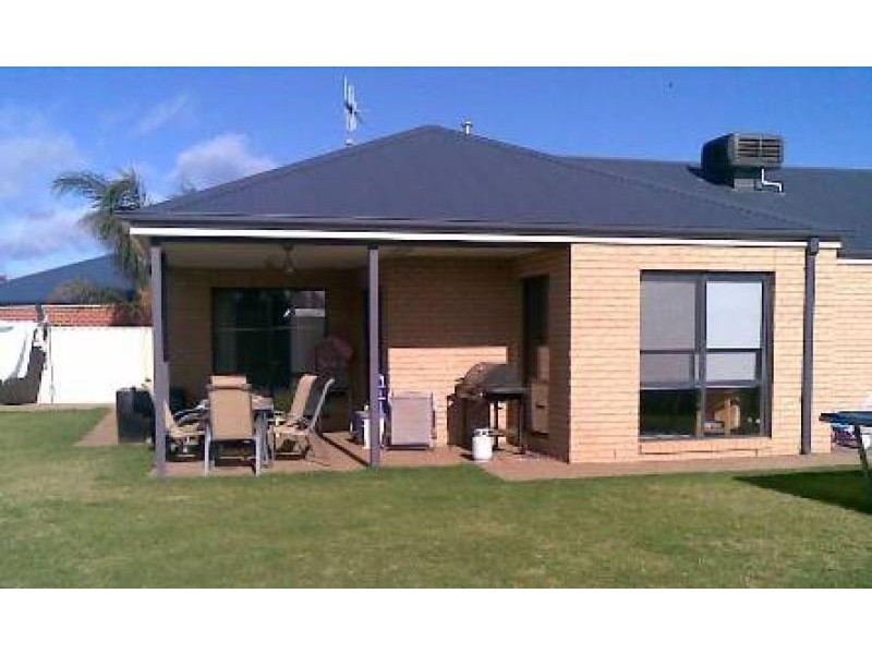 30 Steneker Crescent, Yarrawonga VIC 3730