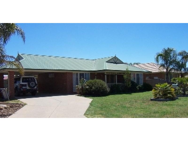 4 Leslie Mews, Yarrawonga VIC 3730